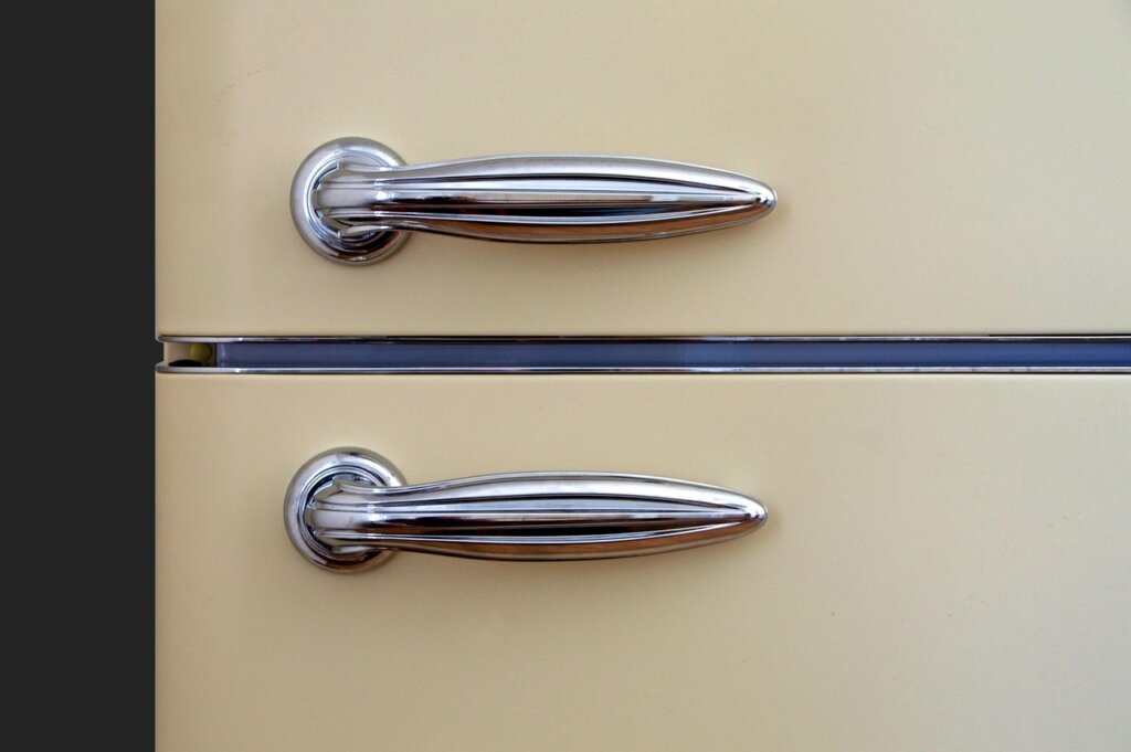 frost forming on refrigerator door gasket