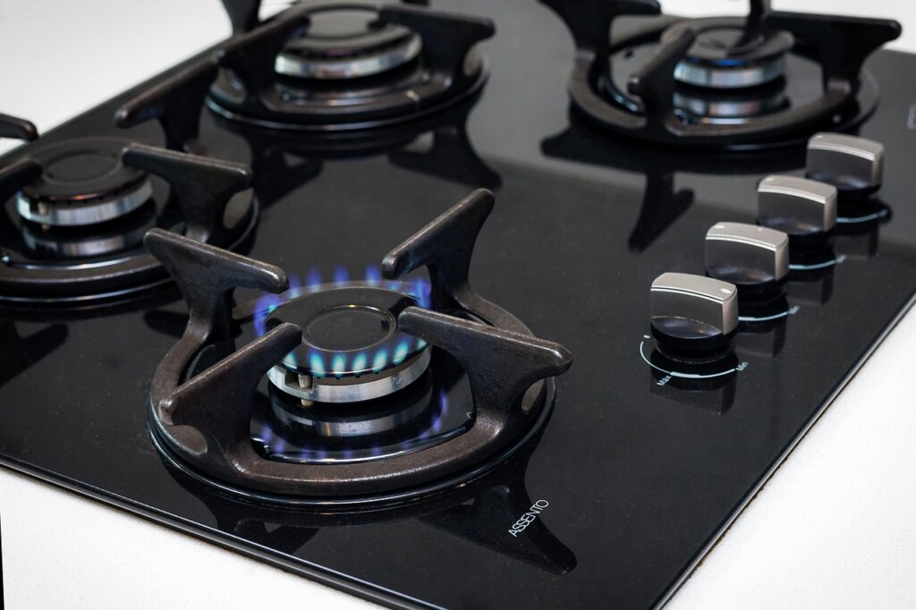 carbon monoxide detector installed in kitchen near stove