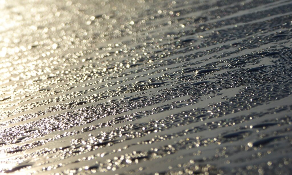 bathroom humidity condensation on mirror